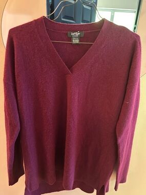Lord & Taylor Cashmere Women's V-Neck Sweater in Burgundy